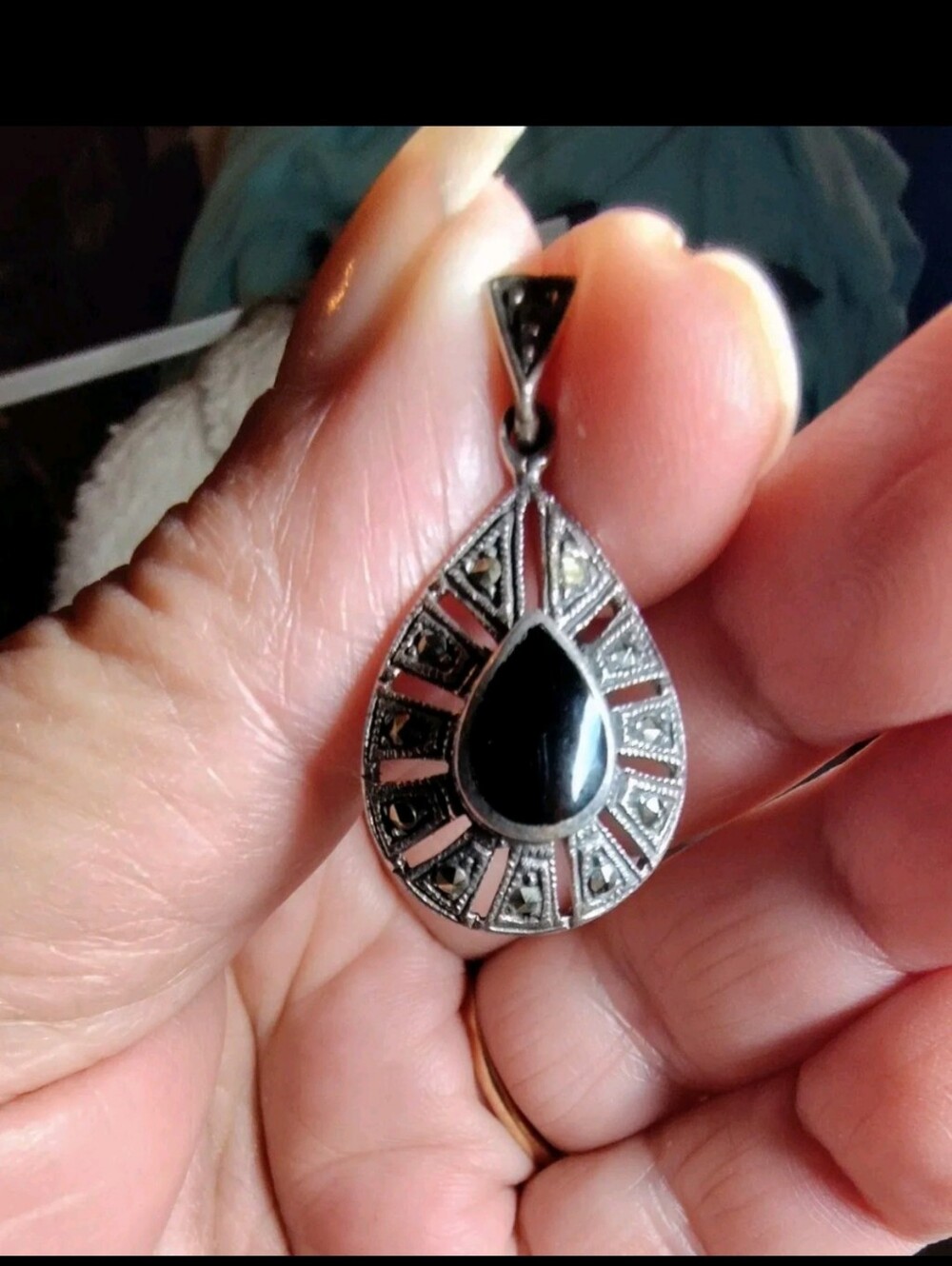 .925 Vintage Sterling Silver & Black Onyx w/Marcasite Pendant - Picture 2 of 5